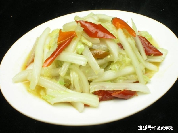 精选美食:小米蒸排骨,豆腐蔬菜条,泡椒白菜,西兰花炒桃仁的做法