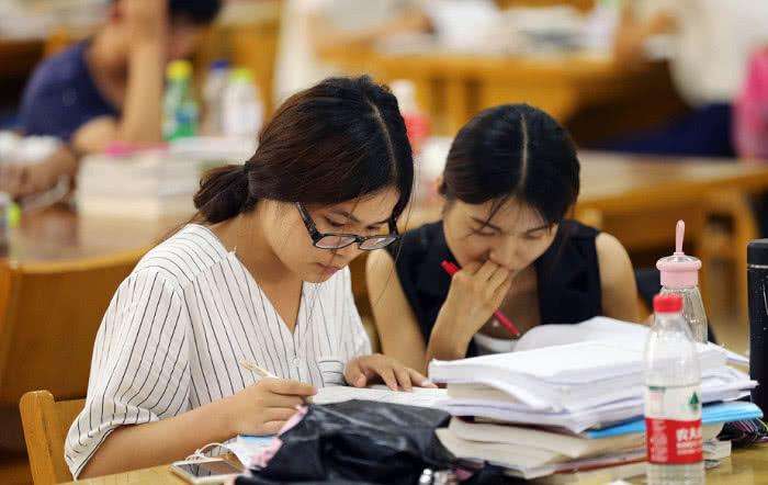 过来人|三本大学究竟值得读吗？进入社会后真不受待见吗？听听过来人发言
