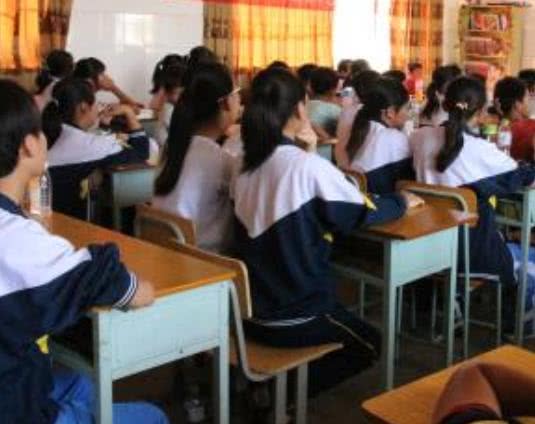 原创教师和医生，你会选择哪个职业？网友8个字道出答案，精辟！