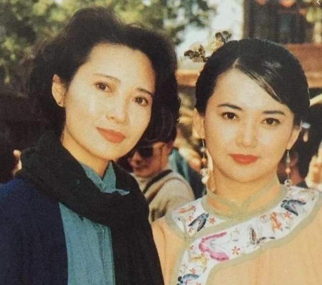 胡慧中丈夫出狱后首露面,头发稀疏戴口罩难掩憔悴