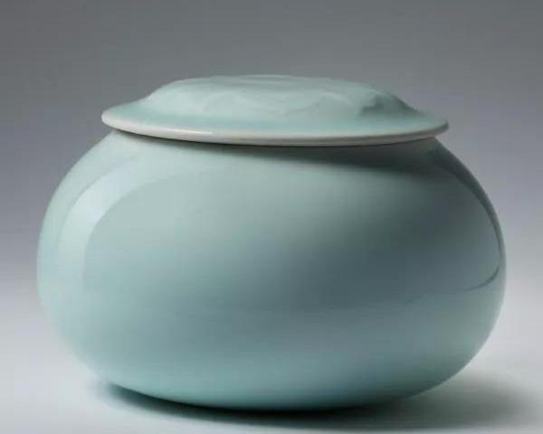 被列为中国陶瓷六大窑系之一《青白瓷》