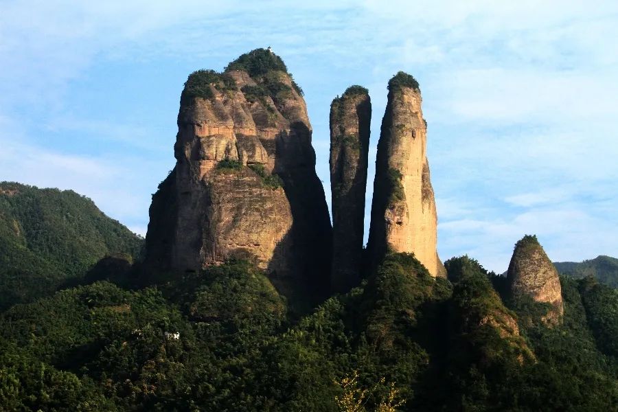 浙江江山:旅游景区日接待量超万人次 旅游市场形势喜人