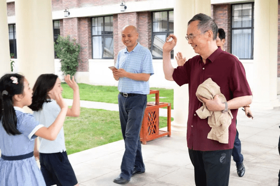 中科院院士来巴德美际却被孩子的问题难倒了！