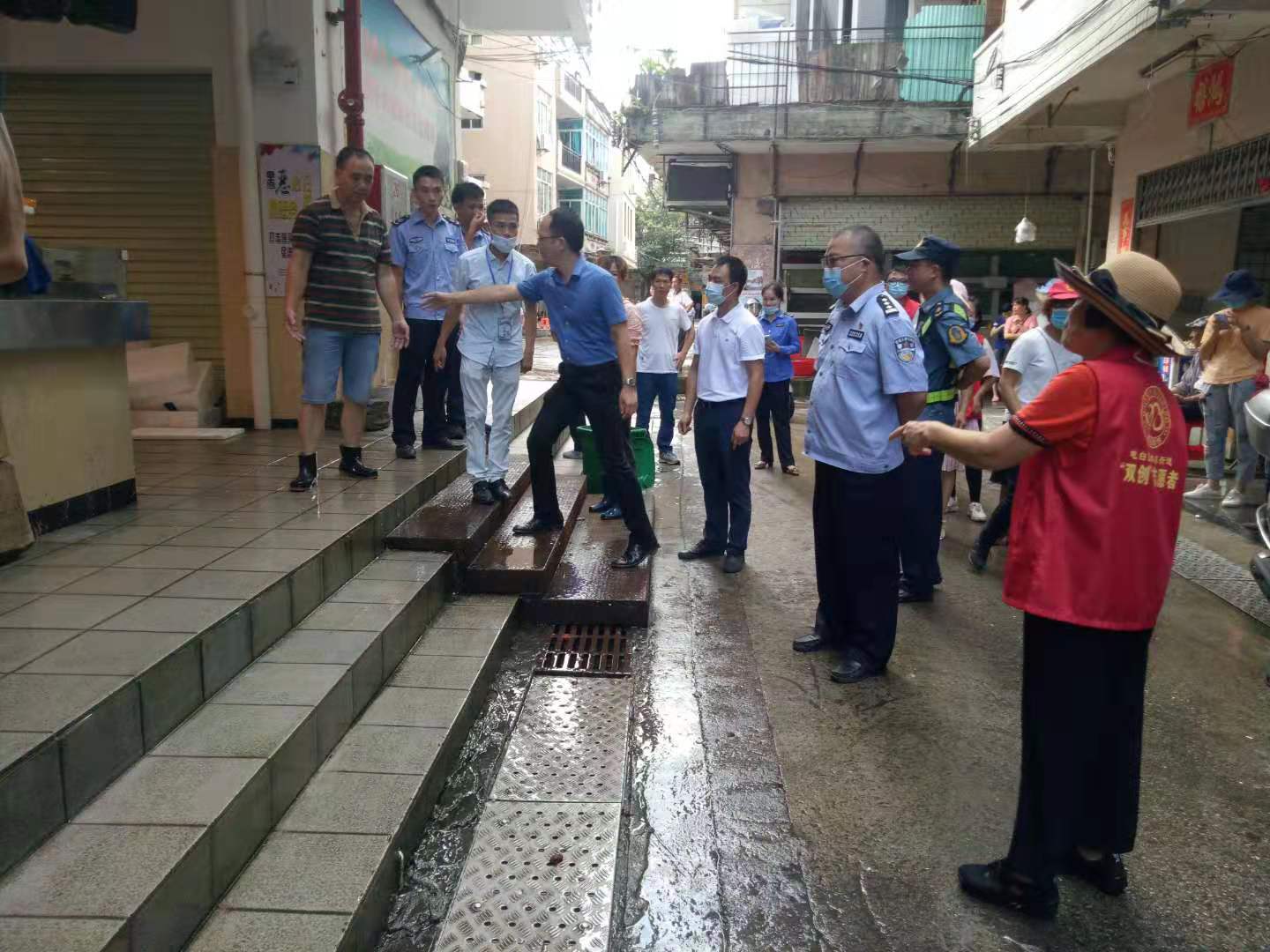 原创茂名市电白区领导龙木兴带队开展电白城区十乱整治