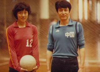 早年,陈忠和在福建男排效力,20岁出头儿就结束了排球运动员生涯而转投
