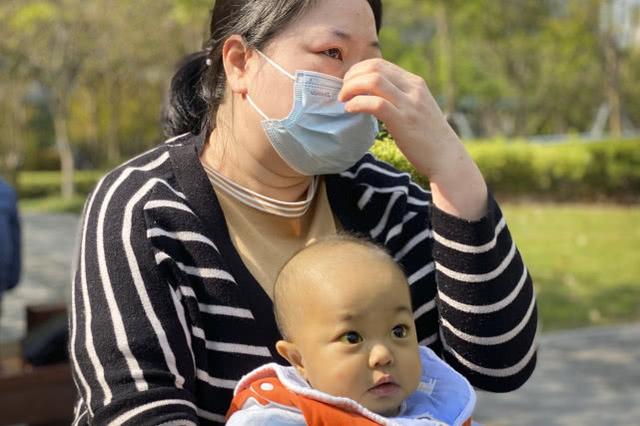 孩子|谁料父亲却找了个借口抛弃母子早产儿突发重症母亲舍命捐肝救子