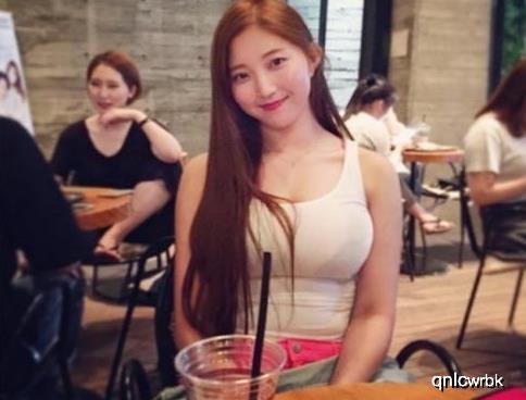 多少斤算是微胖女人 0afdeedda850482ea7449fc175335486.jpeg