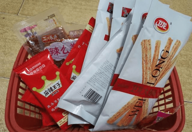 女生去超市一定会买这4种零食,网友:太真实了,不就是我么
