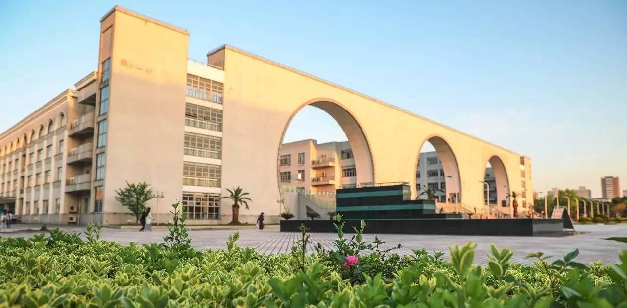 上海最好的8所普通“二本”大学，竞争不激烈，适合普通学生