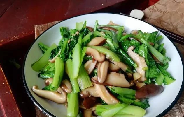 酱炒茄子丝的家常做法简单 795b8bdaa4374e48b51710d5eaf4e9b8.jpeg
