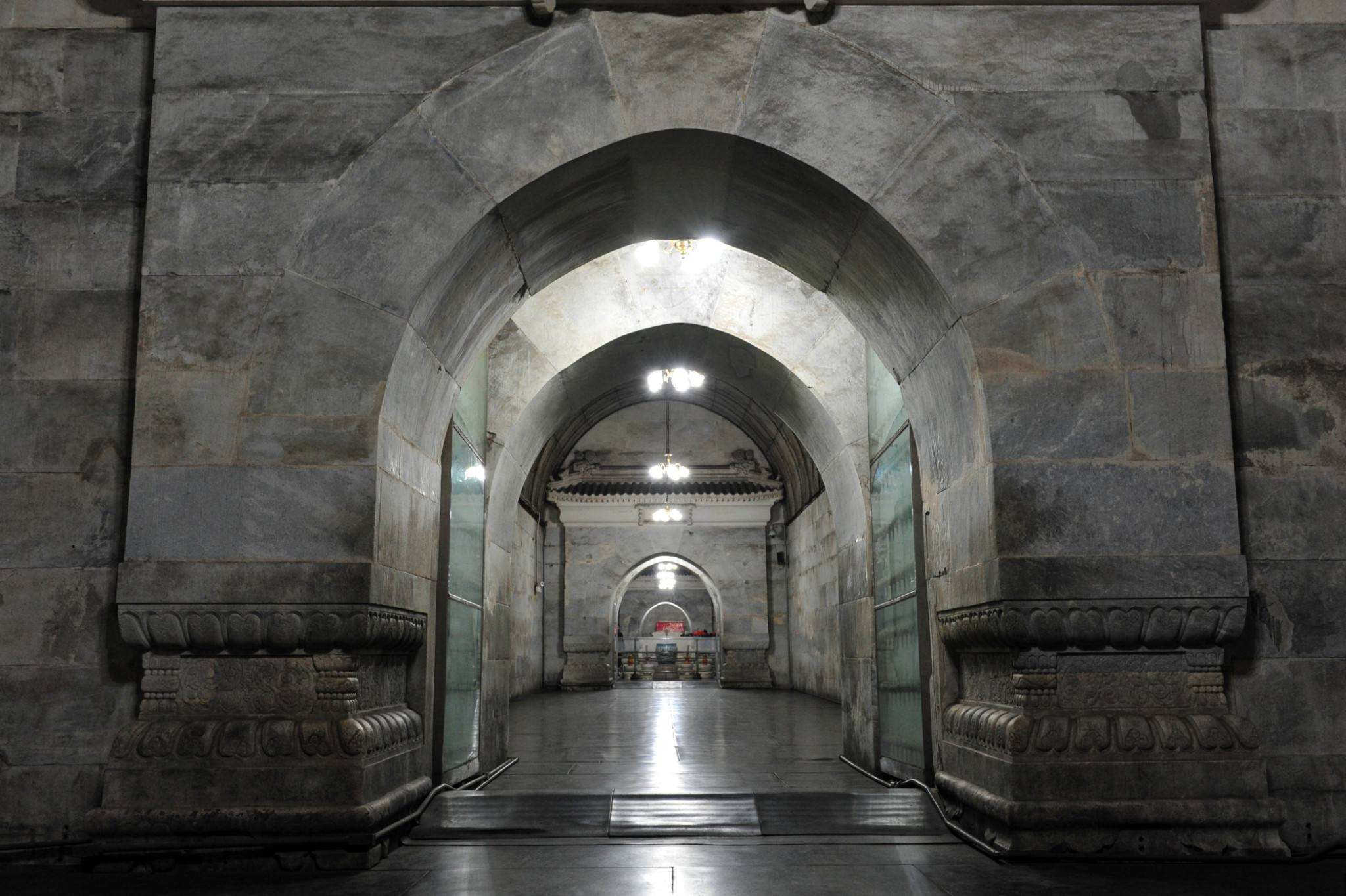 十三陵是谁的陵墓被挖开 b7b2e8f7bbe340b9b421b3f7aeed27c1.jpeg