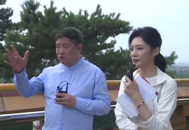 前央视一姐周涛罕现身！无意透露二婚生活，却