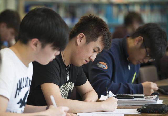高三|高考每科要考多少分才能稳上985或211大学？高三学子看过来！