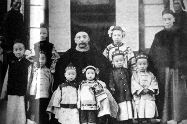 袁世凯自愿称帝?其实他是被骗的!女儿50年后道出实情_袁克定
