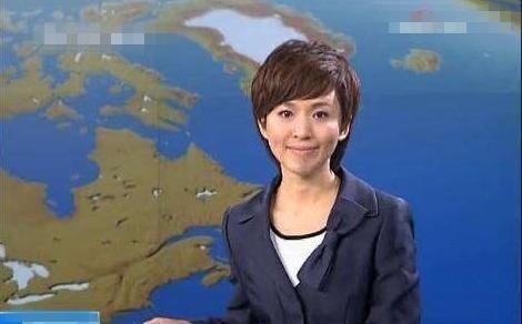 欧阳夏丹作为主持人,一步一步很稳,也很精彩.