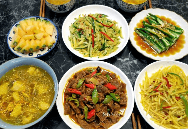 原创我家晚餐这样吃,四菜一汤一水果,营养好吃,家常味美