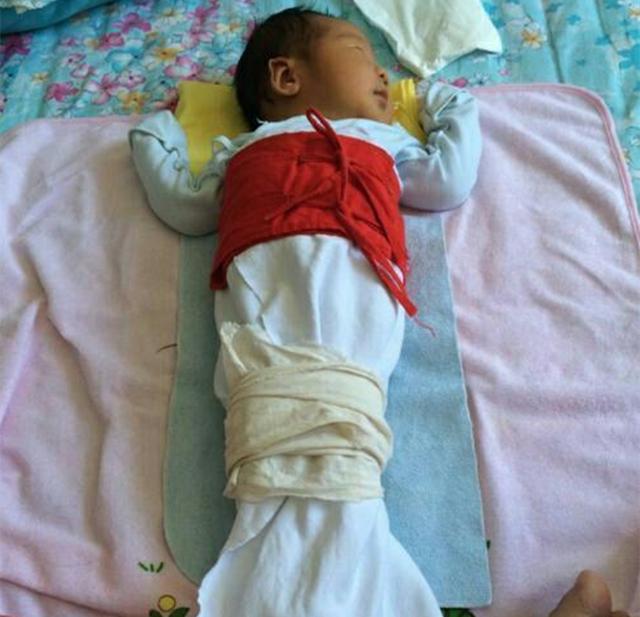 乳头|妈妈后悔莫及，都怪出生时听信老人言发现19岁女儿没乳头