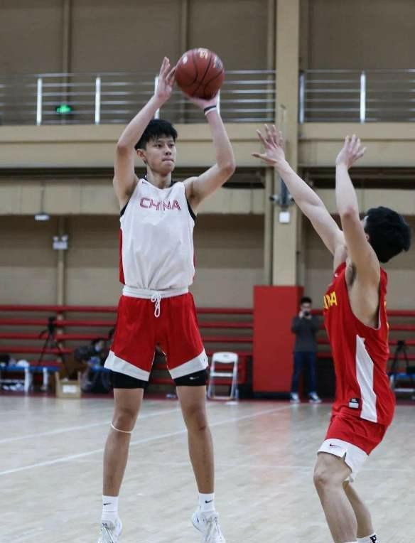 espn全美大学生排名_首钢旅美高中生ESPN实力榜排名创纪录!全美34位未来