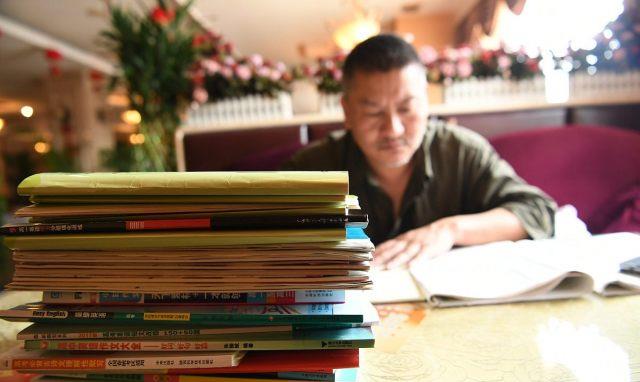 高考不足1个月，创历史的1071万高考生中，除了高三学子还有谁？