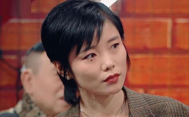 许飞再怼网友：活在道德框架里的人虚伪