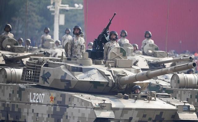 原创中国15式轻坦现身高原,海拔数千米毫无畏惧,尽显顶级战力气势