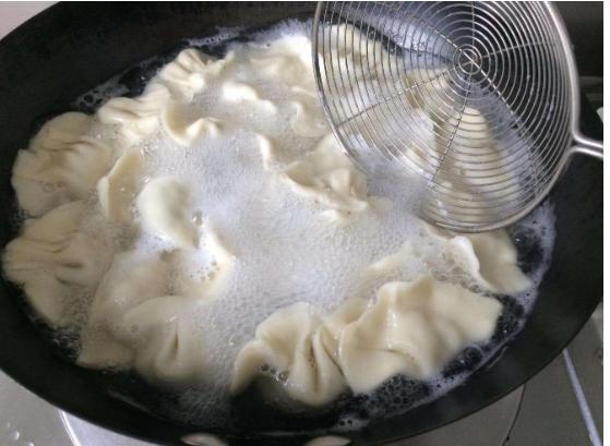 冰箱里用的冻饺子盘 8da12fc8127c4de49e9d75c00c606e81.jpeg