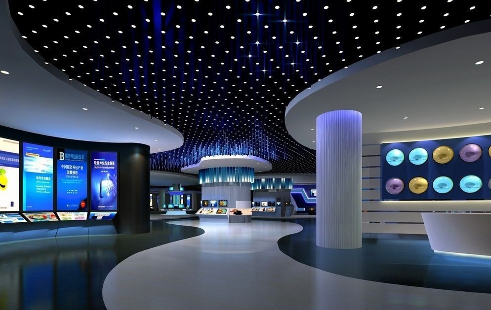 广州展厅安装室内显示屏,建议采用壁挂型的液晶广告机