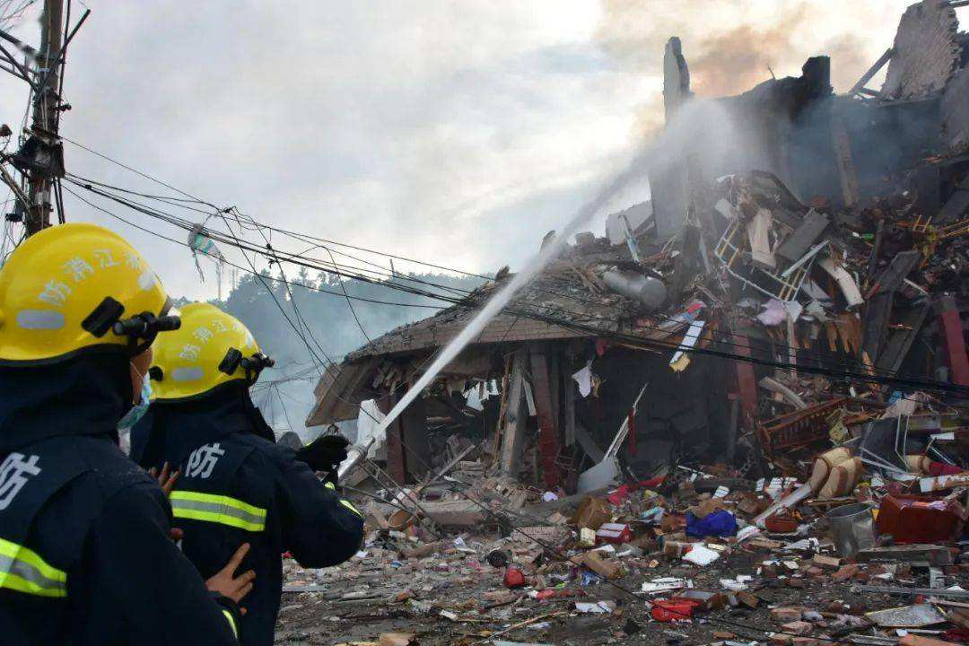 槽罐车爆炸威力有多大？相当于一枚小型核弹，