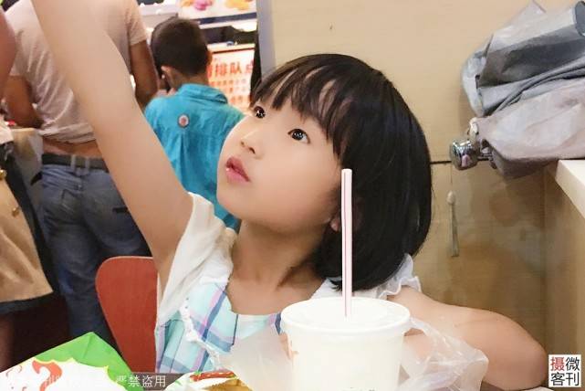 年余双|独自带女儿3年倾家荡产，原因泪目男子回国后与妻子离婚