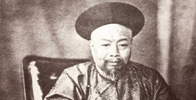 被关在玻璃房里卖票参观清朝总督是谁