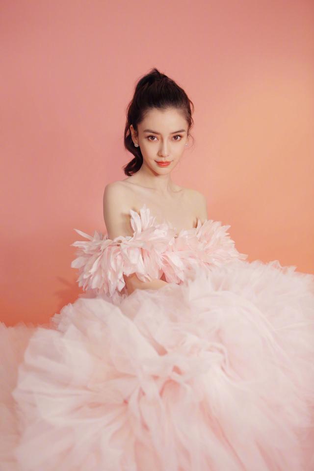 原创杨颖的新造型太惊艳身穿粉色冰淇淋公主裙宛如仙女下凡