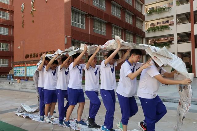 金榜题名|金榜题名季 | 轻松一夏，自信“应战”第四中学凤凰花开时
