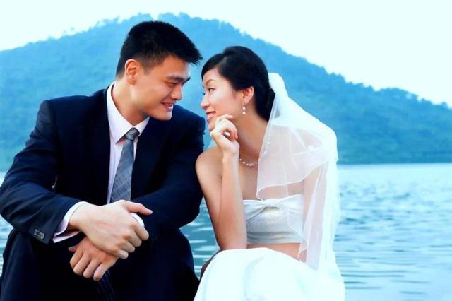原创姚明老婆,易建联老婆,周琦老婆,一个比一个美,不输nba太太团