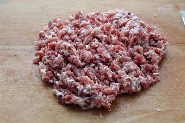 茴香羊肉馅怎么调好吃 1c61d9274c9548ffb212cc6ff8fb8876.jpeg