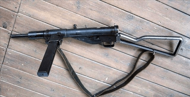 原创二战时英国冲锋枪的五个之最,"差评"不断却生产了几百万