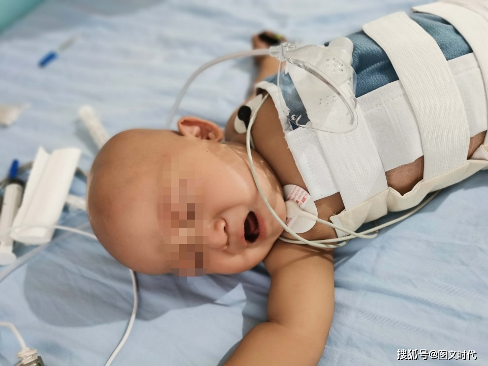 爸爸|爸爸发现了异常，送医后查出“儿童癌症之王”男婴肚子越来越大