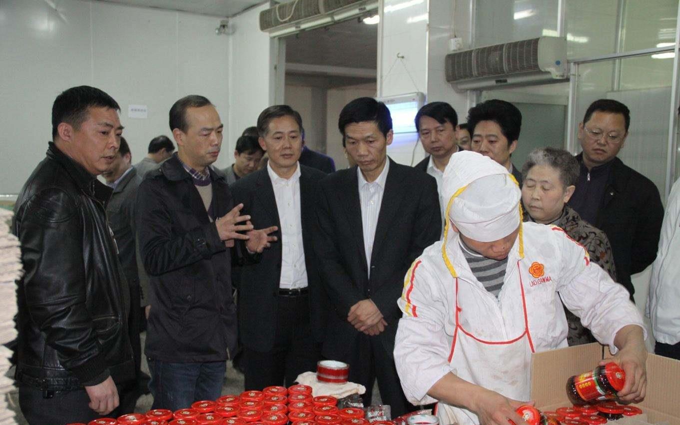 原创老干妈被儿子接手,口味变了 销量大跌!陶华碧回归后,一招逆袭