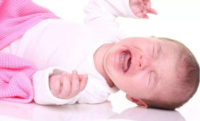 宝宝|父母请别过多干涉宝宝“趴睡”需要制止吗?若是超过一特定月龄