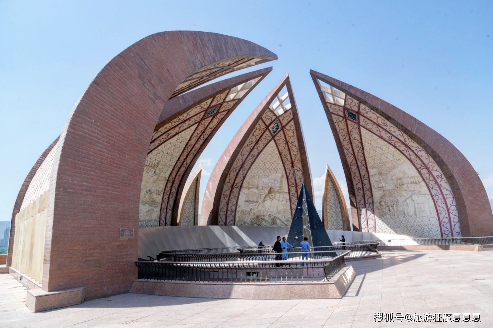 巴基斯坦的地标，造价5亿8千万卢比，周边最显眼的建筑竟来自中国_搜狐网