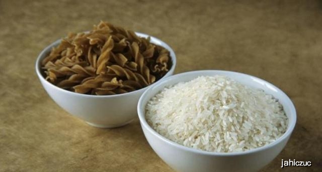 糯米与大米哪个不好消化 9550159332924b59bb396261f848e87d.jpeg