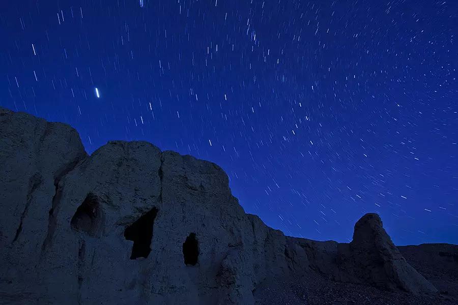 西藏阿里『暗夜公园』在最接近宇宙的地方 观赏大美暗夜星空