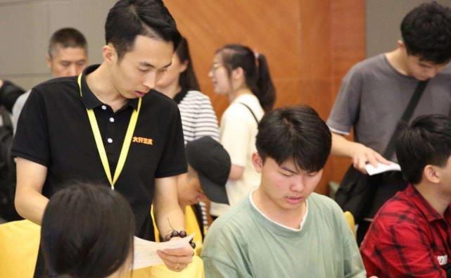 高考选专业，多数父母会参与其中，这四大误区不能碰，会耽误孩子