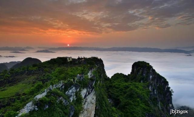 原创黔西南州40余家旅游企业向全国游客作出承诺!好山好水好房迎接你!