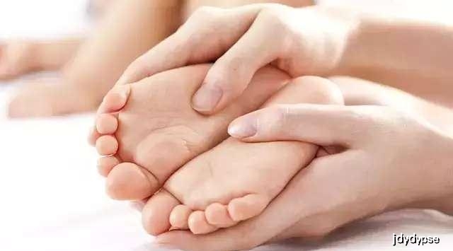 孩子|能提高宝宝免疫力，妈妈们快学起来！经常按摩宝宝这三个部位