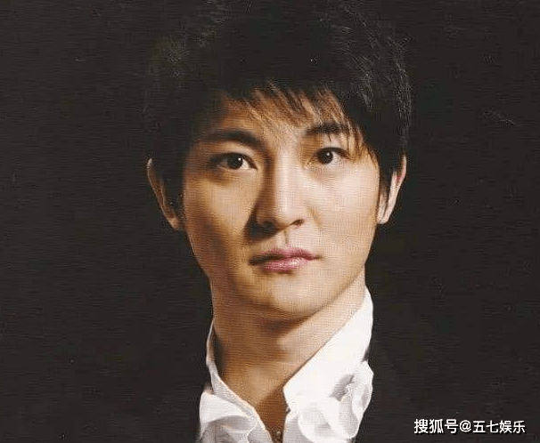 原创郭京飞说自己是漂亮男孩看到他年轻时照片我愣了比邓伦还帅
