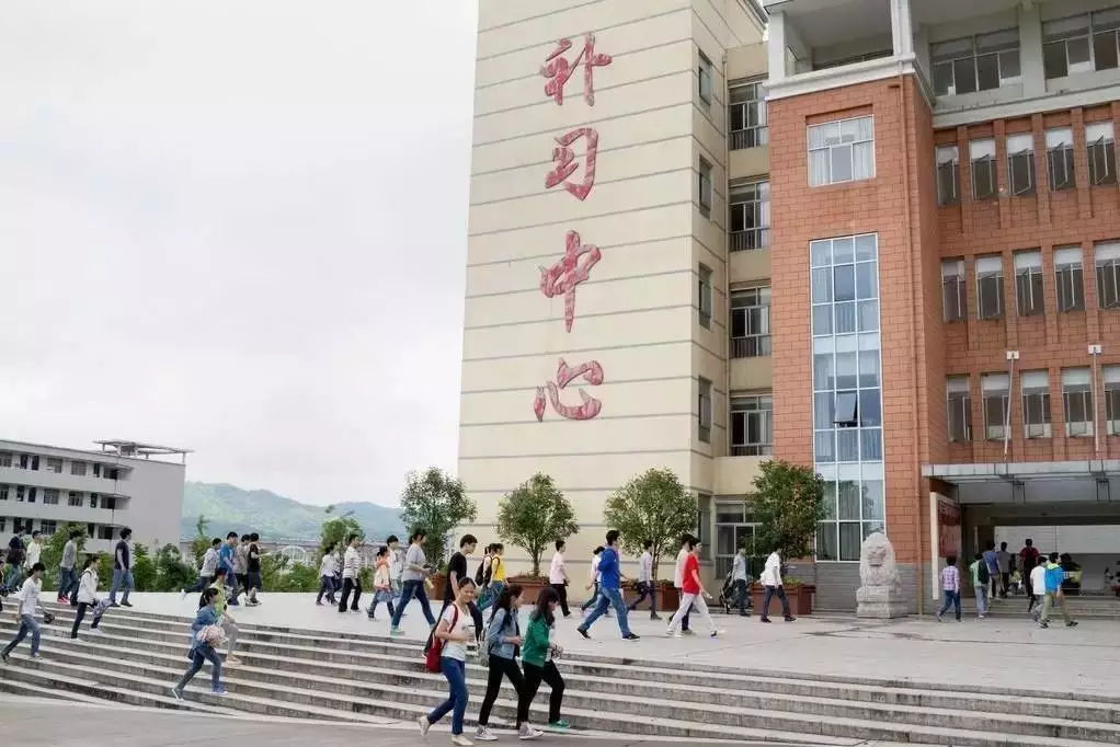 高考|只为了学生一生的尊严！“泯灭”人性的毛坦厂中学