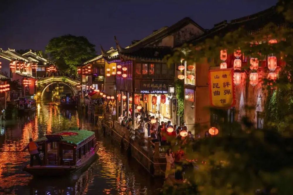 金鸡湖畔,穿越千年,这般苏州夜市你见过吗?