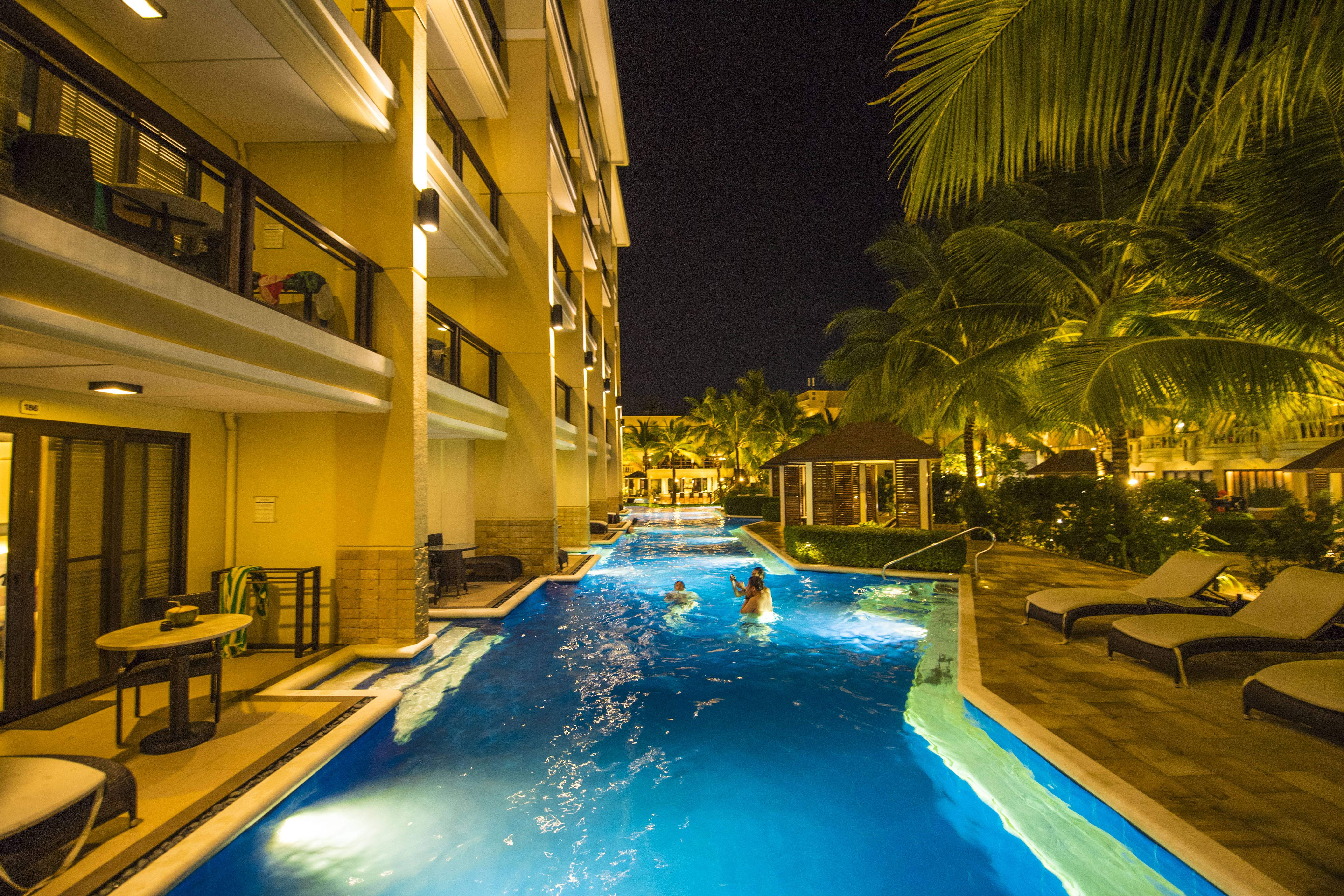 菲律宾旅行最佳住宿地,建在沙滩上的五星连锁酒店