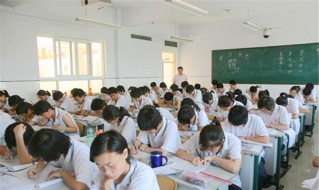 今年高考变数有多大?班主任:百万学生可能会错过大学! 今年高考变数有多大?班主任:百万学生可能会错过大学!