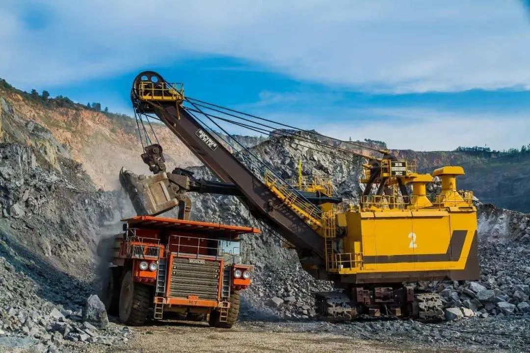 一方面6月份澳洲矿山年度冲量叠加vale发运持续恢复,铁矿石供应上升较